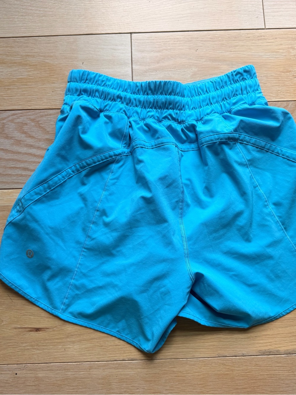 Lululemon Track That High-Rise 5” Shorts – Size 6 - Picture 3 of 4